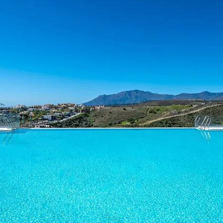 Lägenhet Paradisiacal 3 Bdrm With Sea Views, Gym & Estepona