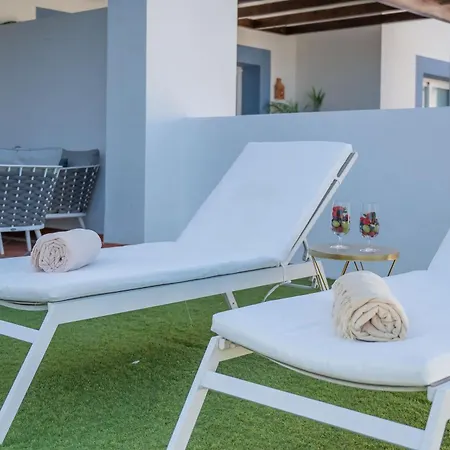 Lägenhet Paradisiacal 3 Bdrm With Sea Views, Gym &